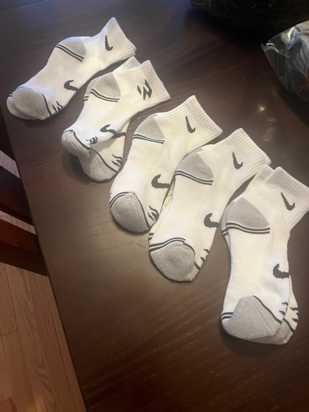 NWOT Nike White & Gray Low-Cut Athletic Socks - 5 Pairs